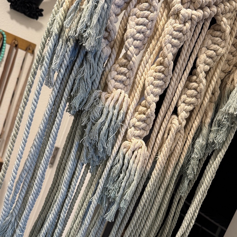 Boho Macramé Wall Hanging Tapestry - Cream and blue - Picture 4 of 7